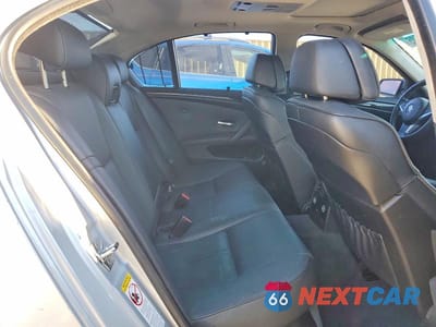 Zdjęcie 10 z 12 samochodu: 2008 BMW 528 XI VIN:WBANV13568CZ60497 - miniatura