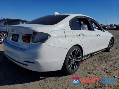 Trzecie zdjęcie samochodu z tyłu: 2018 BMW 330E VIN:WBA8E1C50JA758480 - miniatura