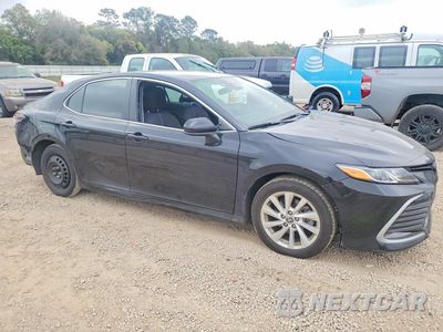 Czwarte zdjęcie samochodu z boku: 2023 TOYOTA CAMRY LE VIN:4T1C11AK5PU831136 - miniatura