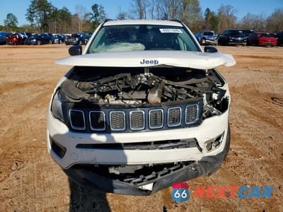 Piąte zdjęcie samochodu w środku: 2018 JEEP COMPASS VIN:3C4NJCAB2JT286393 - miniatura