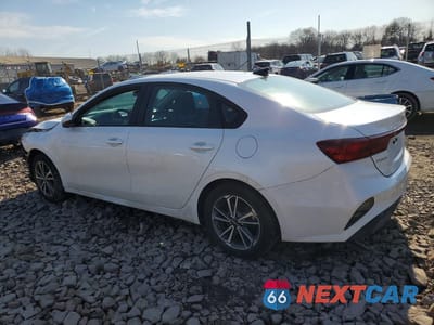 Drugie zdjęcie samochodu z przodu: 2022 KIA FORTE LXS VIN:3KPF24AD2NE462619 - miniatura