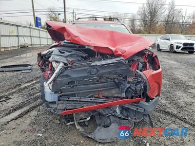 Piąte zdjęcie samochodu w środku: 2023 TOYOTA COROLLA CROSS XLE VIN:7MUDAABG1PV074216 - miniatura