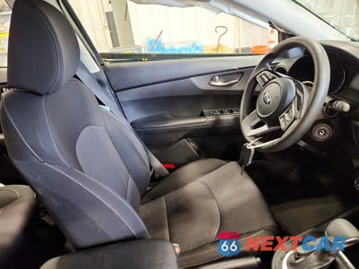 Zdjęcie 7 z 13 samochodu: 2019 KIA FORTE FE VIN:3KPF24AD9KE127112 - miniatura