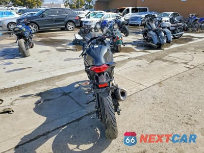 Czwarte zdjęcie samochodu z boku: 2016 KAWASAKI EX300 A VIN:JKAEX8A17GDA27705 - miniatura