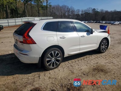 Trzecie zdjęcie samochodu z tyłu: 2022 VOLVO XC60 B5 MOMENTUM VIN:YV4L12RK1N1924598 - miniatura