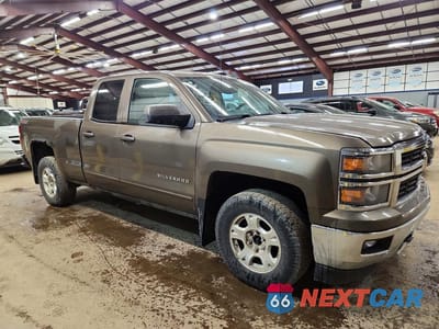 Czwarte zdjęcie samochodu z boku: 2015 CHEVROLET SILVERADO K1500 LT VIN:1GCVKREC2FZ183588 - miniatura