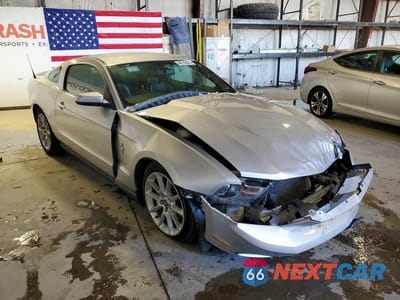 Czwarte zdjęcie samochodu z boku: 2011 FORD MUSTANG L VIN:1ZVBP8AM3B5131186 - miniatura