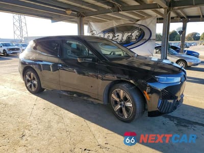 Czwarte zdjęcie samochodu z boku: 2024 BMW IX XDRIVE50 VIN:WB523CF07RCN58332 - miniatura