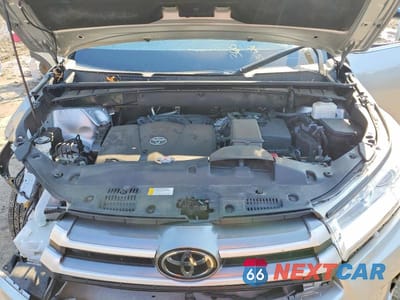 Zdjęcie 12 z 13 samochodu: 2019 TOYOTA HIGHLANDER LE VIN:5TDBZRFH7KS722825 - miniatura