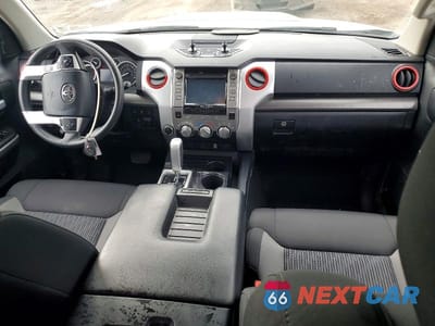 Zdjęcie 8 z 12 samochodu: 2017 TOYOTA TUNDRA SR5 VIN:5TFUY5F16HX604744 - miniatura