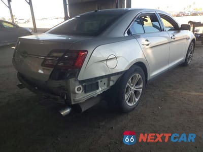 Trzecie zdjęcie samochodu z tyłu: 2016 FORD TAURUS SE VIN:1FAHP2D82GG109769 - miniatura