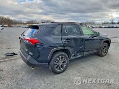 Trzecie zdjęcie samochodu z tyłu: 2025 TOYOTA RAV4 XLE PREMIUM VIN:JTMB6RFV7SD157230 - miniatura