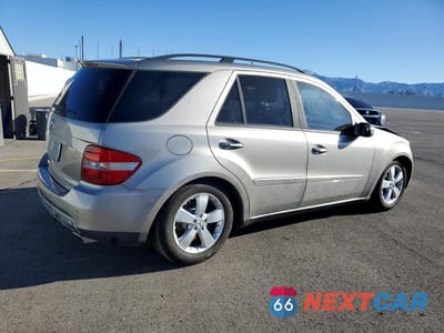 Trzecie zdjęcie samochodu z tyłu: 2006 MERCEDES-BENZ ML 500 VIN:4JGBB75E76A005680 - miniatura