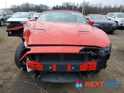 Piąte zdjęcie samochodu w środku: 2019 FORD MUSTANG VIN:1FATP8UH2K5138870 - miniatura
