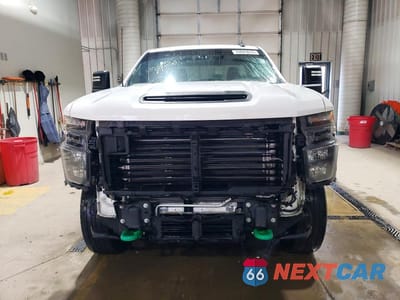 Piąte zdjęcie samochodu w środku: 2023 CHEVROLET SILVERADO K2500 CUSTOM VIN:2GC4YMEY7P1706428 - miniatura