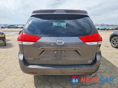 Zdjęcie 6 z 12 samochodu: 2014 TOYOTA SIENNA XLE 7-PASSENGER VIN:5TDDK3DC0ES082687 - miniatura