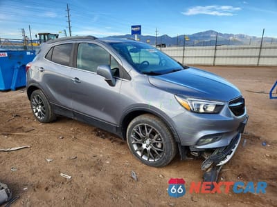Czwarte zdjęcie samochodu z boku: 2020 BUICK ENCORE SPORT TOURING VIN:KL4CJ1SBXLB020161 - miniatura
