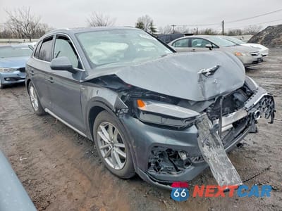 Czwarte zdjęcie samochodu z boku: 2023 AUDI Q5 E PRESTIGE 55 VIN:WA1F2BFY0P2089090 - miniatura