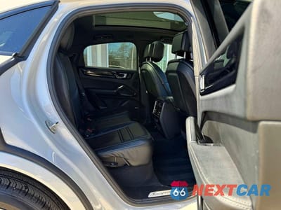 Zdjęcie 6 z 14 samochodu: 2023 PORSCHE CAYENNE COUPE VIN:WP1BA2AY6PDA25539 - miniatura