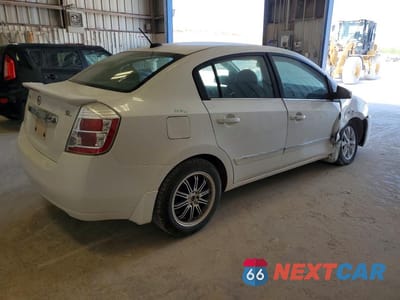 Trzecie zdjęcie samochodu z tyłu: 2012 NISSAN SENTRA 2.0 VIN:3N1AB6AP8CL714644 - miniatura