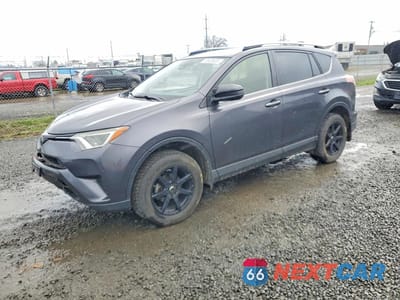 2018 TOYOTA RAV4 LE JTMBFREV2JJ221661 - główne zdjęcie licytacji z USA - miniatura