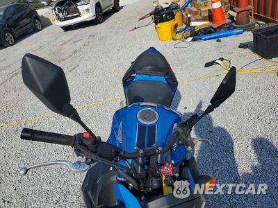 Piąte zdjęcie samochodu w środku: 2018 HONDA CB500 F VIN:MLHPC4512J5500449 - miniatura