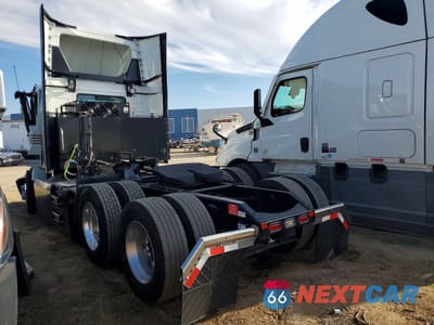 Trzecie zdjęcie samochodu z tyłu: 2024 VOLVO VNR VIN:4V4WB9KN9RN620738 - miniatura