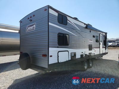 Czwarte zdjęcie samochodu z boku: 2019 KEYSTONE KEYSTONE VIN:4YDT29523KM936130 - miniatura