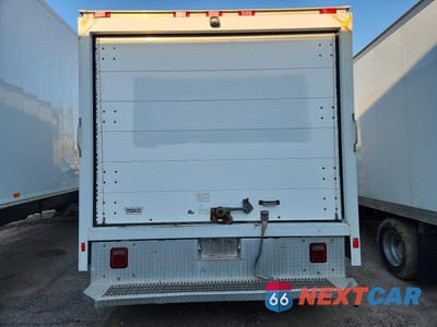 Zdjęcie 6 z 12 samochodu: 2013 FORD F350 SUPER DUTY BOX TRUCK VIN:1FDRF3G63DEA20295 - miniatura