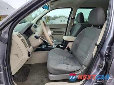 Zdjęcie 7 z 13 samochodu: 2008 FORD ESCAPE XLS VIN:1FMCU92Z18KB34240 - miniatura