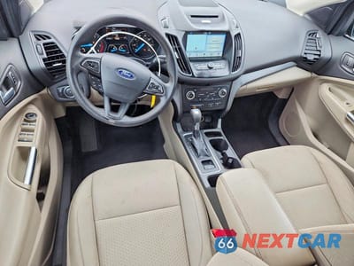 Zdjęcie 8 z 12 samochodu: 2017 FORD ESCAPE SE VIN:1FMCU9GD6HUC03943 - miniatura