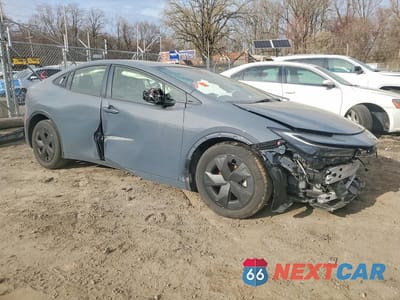 Czwarte zdjęcie samochodu z boku: 2025 TOYOTA PRIUS LE VIN:JTDACAAU7S3060409 - miniatura