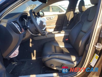 Zdjęcie 7 z 11 samochodu: 2025 VOLVO S60 PLUS AWD HYBRID VIN:7JRL12GC2SG364602 - miniatura