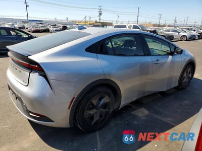 Trzecie zdjęcie samochodu z tyłu: 2025 TOYOTA PRIUS LE VIN:JTDACAAU6S3056240 - miniatura