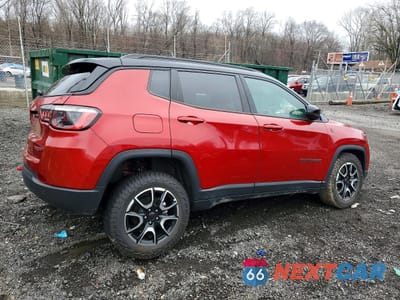Trzecie zdjęcie samochodu z tyłu: 2025 JEEP COMPASS TRAILHAWK VIN:3C4NJDDNXST621879 - miniatura