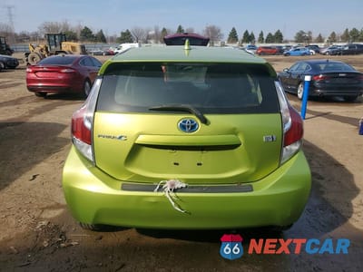 Zdjęcie 6 z 12 samochodu: 2016 TOYOTA PRIUS C FOUR VIN:JTDKDTB33G1133846 - miniatura