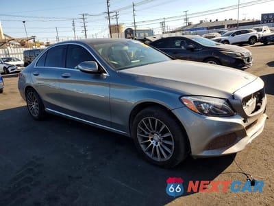 Czwarte zdjęcie samochodu z boku: 2015 MERCEDES-BENZ C 300 4MATIC VIN:55SWF4KB7FU015652 - miniatura