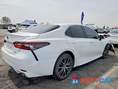 Trzecie zdjęcie samochodu z tyłu: 2024 TOYOTA CAMRY SE VIN:4T1G11AKXRU907874 - miniatura