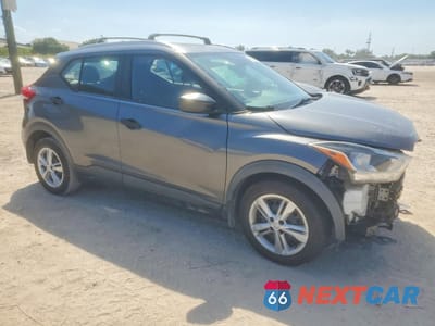 Czwarte zdjęcie samochodu z boku: 2019 NISSAN KICKS S VIN:3N1CP5CU4KL530565 - miniatura