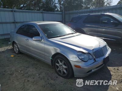 Czwarte zdjęcie samochodu z boku: 2004 MERCEDES BENZ C 240 4MATIC VIN:WDBRF81J54F526198 - miniatura