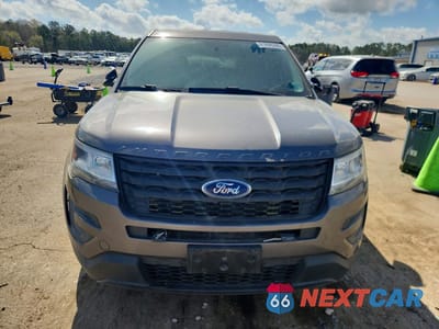 Piąte zdjęcie samochodu w środku: 2018 FORD EXPLORER POLICE INTERCEPTOR VIN:1FM5K8AT5JGC76962 - miniatura