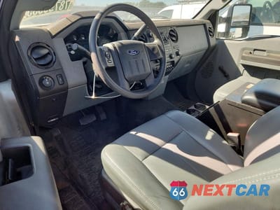 Zdjęcie 8 z 13 samochodu: 2013 FORD F250 SUPER DUTY VIN:1FTBF2A68DEB81878 - miniatura