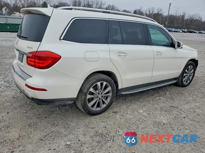 Trzecie zdjęcie samochodu z tyłu: 2015 MERCEDES-BENZ GL 450 4MATIC VIN:4JGDF6EE6FA541740 - miniatura