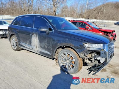 Czwarte zdjęcie samochodu z boku: 2019 AUDI Q7 PREMIUM PLUS VIN:WA1LHAF76KD027371 - miniatura
