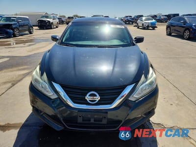 Piąte zdjęcie samochodu w środku: 2017 NISSAN ALTIMA 2.5 SV VIN:1N4AL3AP6HC272352 - miniatura