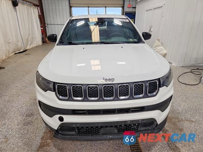 Piąte zdjęcie samochodu w środku: 2023 JEEP COMPASS SPORT VIN:3C4NJDAN6PT512282 - miniatura