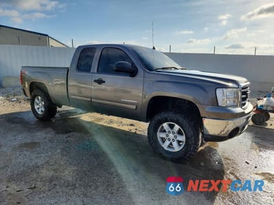 Czwarte zdjęcie samochodu z boku: 2013 GMC SIERRA K1500 SLE VIN:1GTR2VE77DZ108444 - miniatura