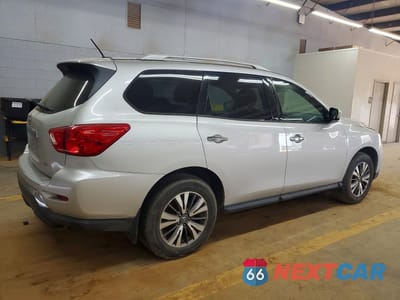Trzecie zdjęcie samochodu z tyłu: 2017 NISSAN PATHFINDER S VIN:5N1DR2MM0HC629456 - miniatura
