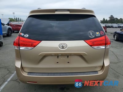Zdjęcie 6 z 13 samochodu: 2014 TOYOTA SIENNA LE 8-PASSENGER VIN:5TDKK3DC4ES503754 - miniatura
