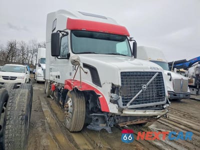 2012 VOLVO VN VNL 4V4NC9EH6CN553392 - główne zdjęcie licytacji z USA - miniatura